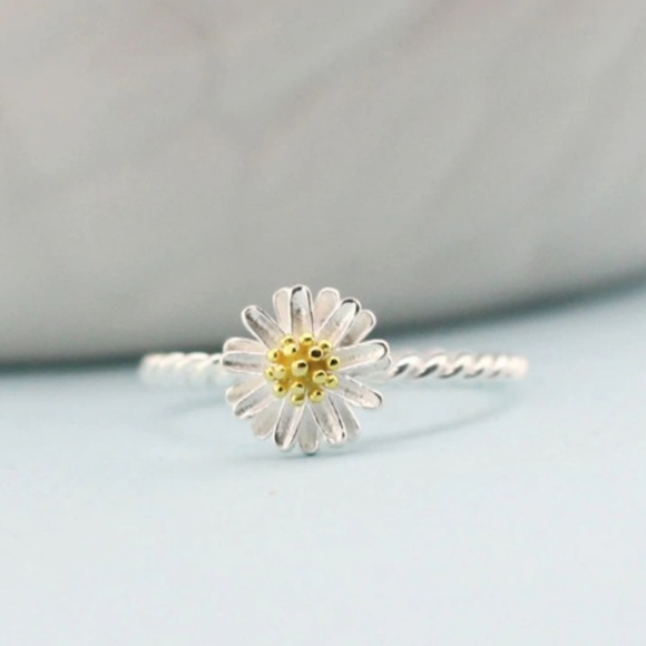 Boutique Jewelry - Dainty Sunflower Ring Statement
